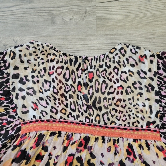Anthropologie Joelle Leopard Peasant Blouse Size Medium - Picture 13 of 14